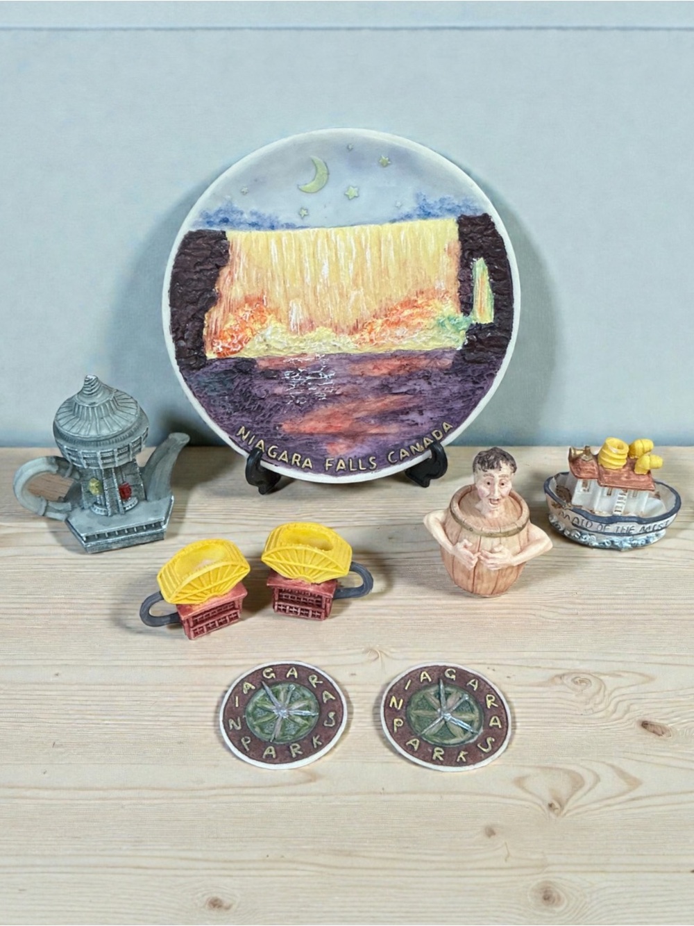 Niagara Falls Canada Decorative Plate & Other Mini Souvenirs